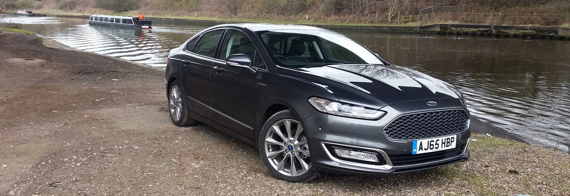 Ford Mondeo Vignale saloon review 